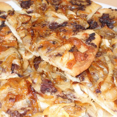 Caramelized Onion Tapenade Pizza