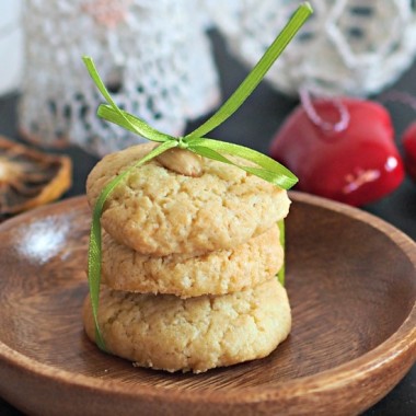 Gluten Free Almond Cookies 1 small 550