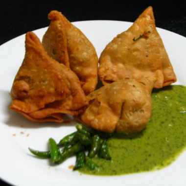 Traditional Indian Vegetable Samosa with Cool Mint Chutney