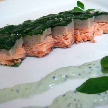 Salmon-Envuelto-de-espinaca-con-crema-de-caviar1-624x468